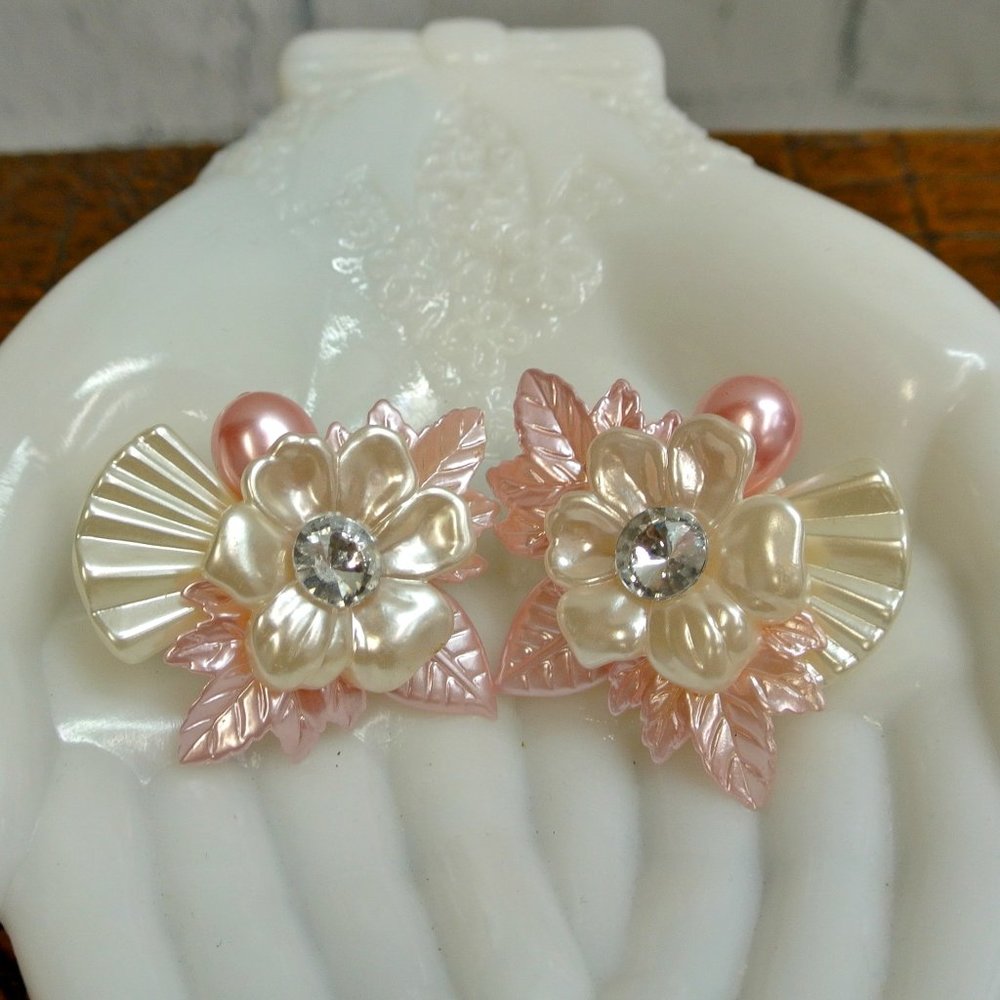 Vintage Pink & Cream Flower Earrings With a Crystal Center